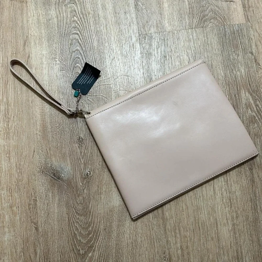 Garuglieri |‎ NEW Italy Nude Beige Blush Leather Envelope Wristlet Clutch Bag